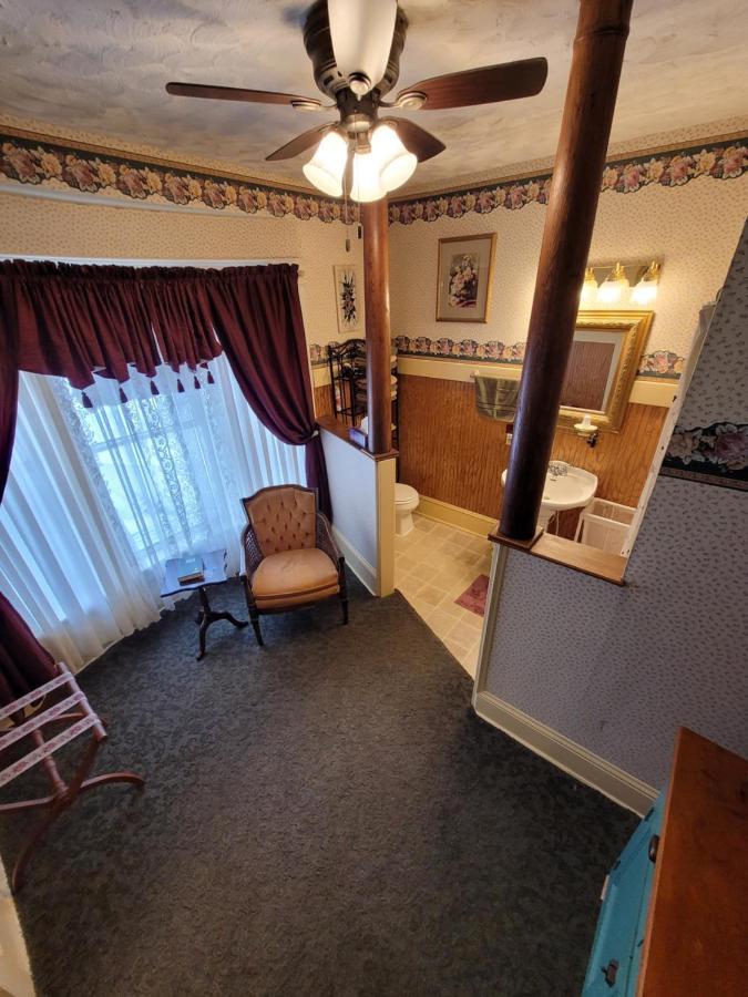 Prairie House Manor *